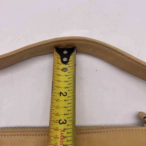 Perlina Light Tan Leather Shoulder Bag. MCB3587M - Picture 12 of 13